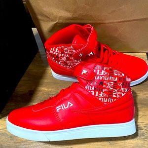 I’m selling 👟 Red FILA. Size 11.5